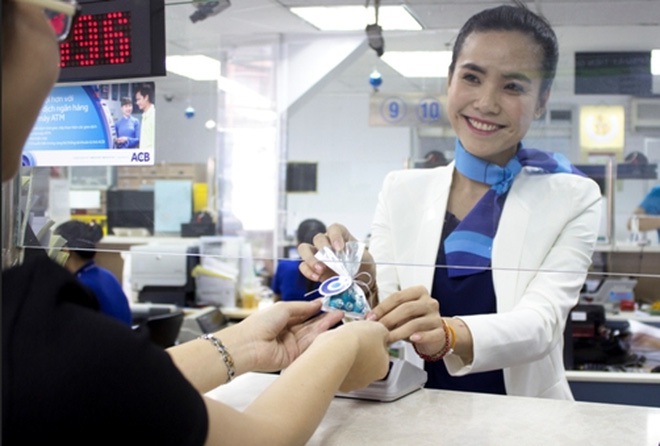 Làm ngân hàng: Trong chán, ngoài thèm?